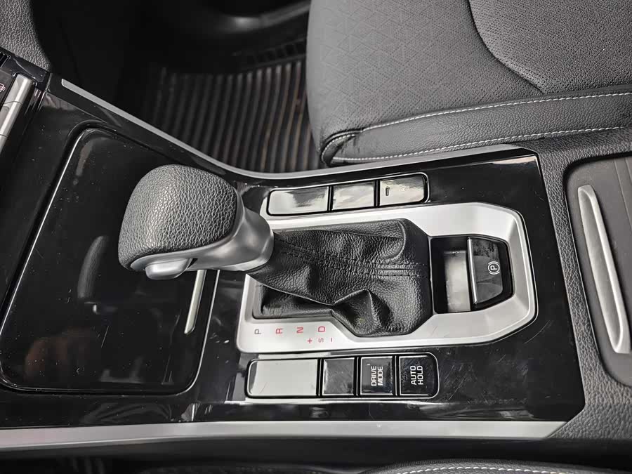 Kia K3 2019 car image #10