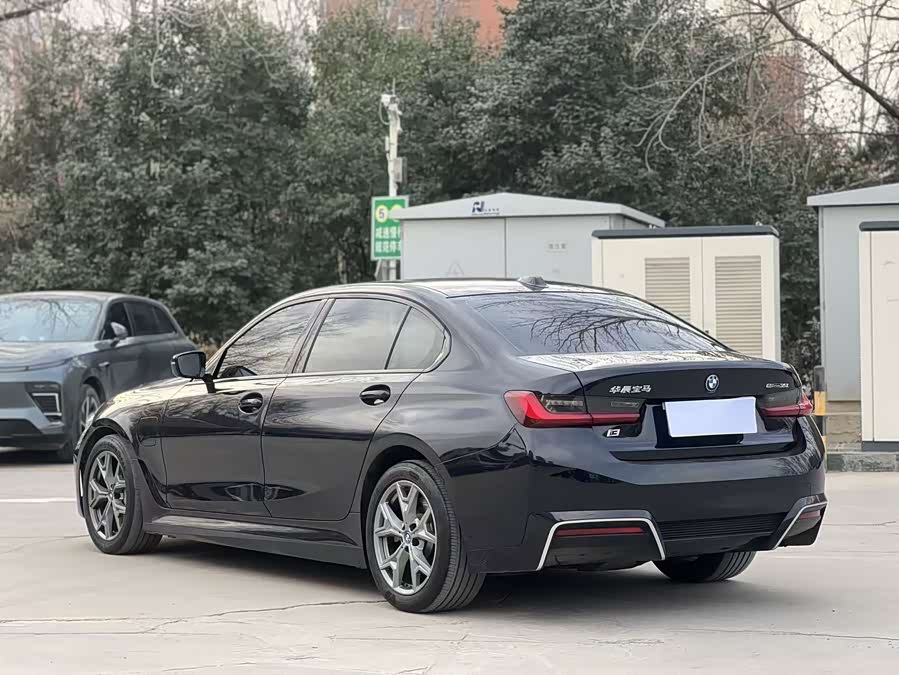 BMW i3 2023 car image #10