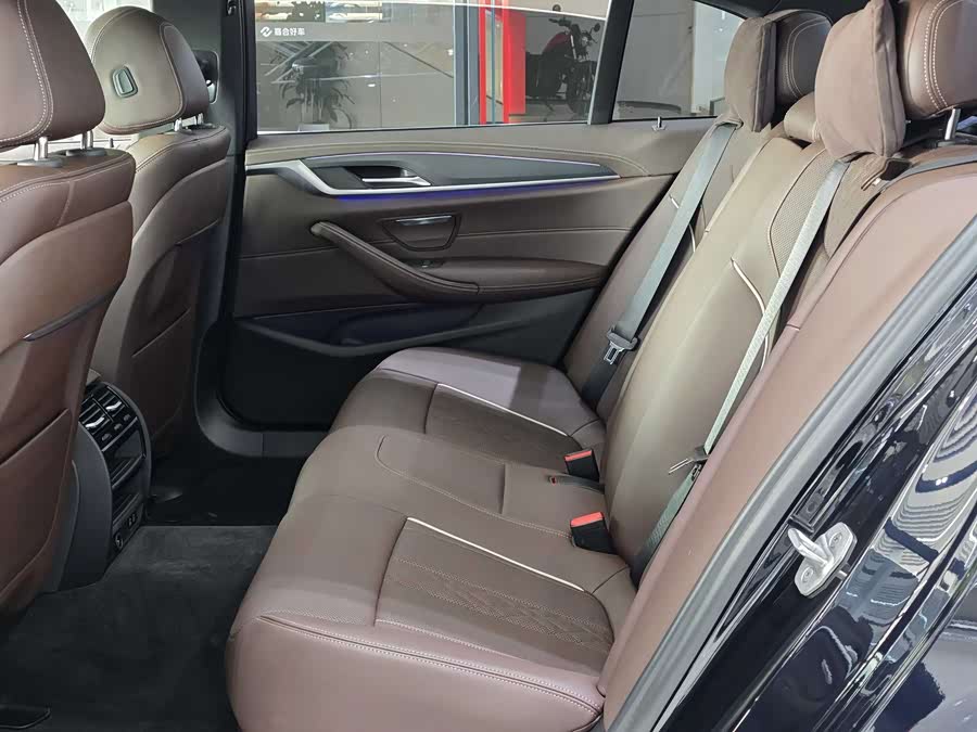 BMW 5 Series 2023 #10 BMW 5 Series 2023 car image #10