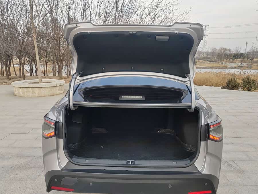 Toyota bZ3 2023 immagine di auto #10