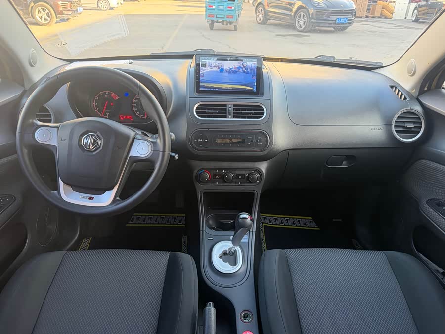 MG 3 2015 car image #10