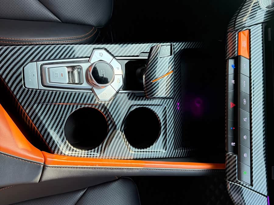 Changan UNI-V 2022 صورة سيارة #10