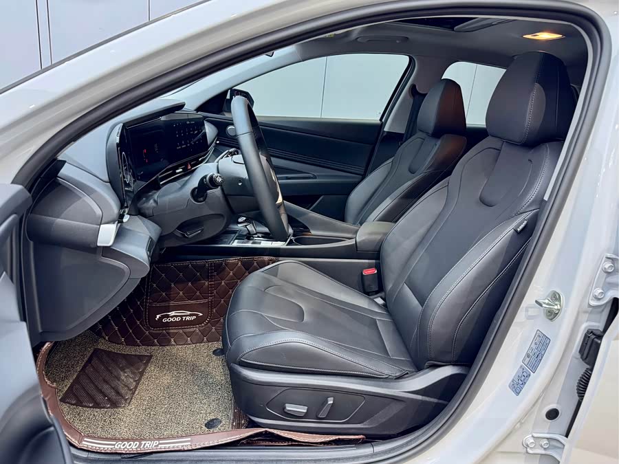 Hyundai Elantra 2025 car image #10