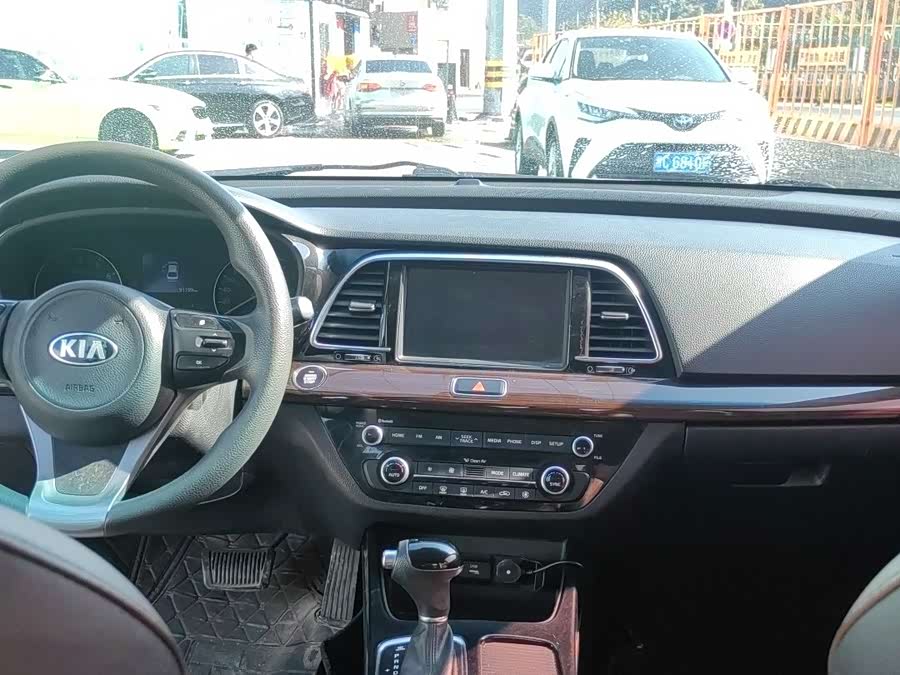 Kia K5 2018 imagem de carro #10