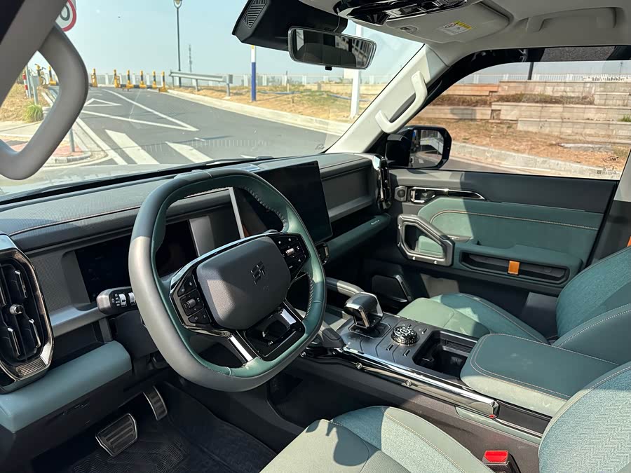 Jetour Traveller 2023 car image #10