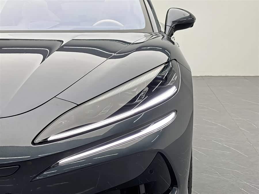 Denza Z9 2024 car image #10