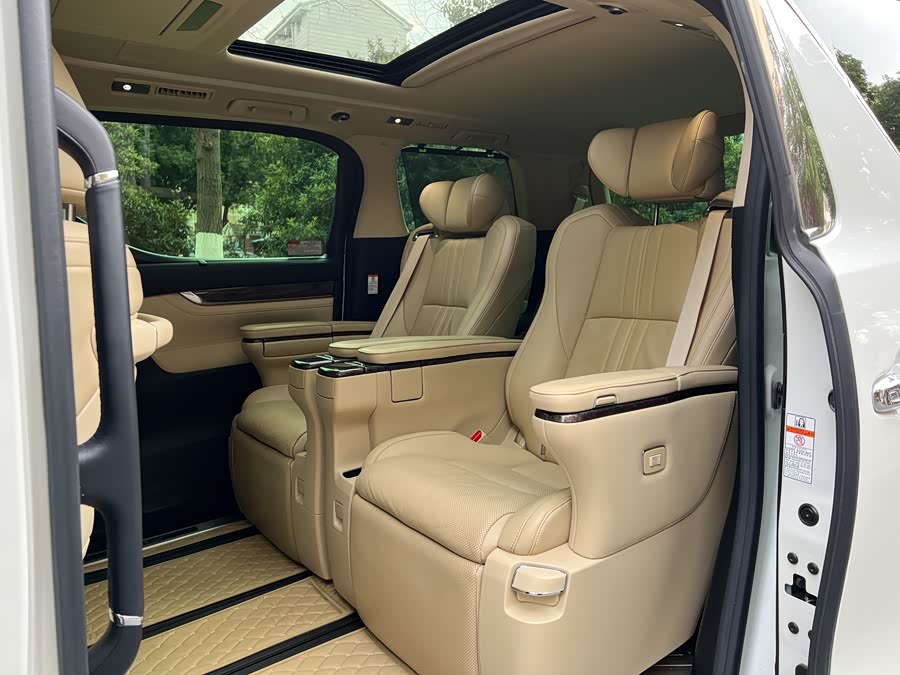 Toyota Alphard 2021 #10 Toyota Alphard 2021 car image #10