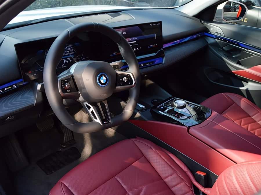 BMW i5 2025 car image #10