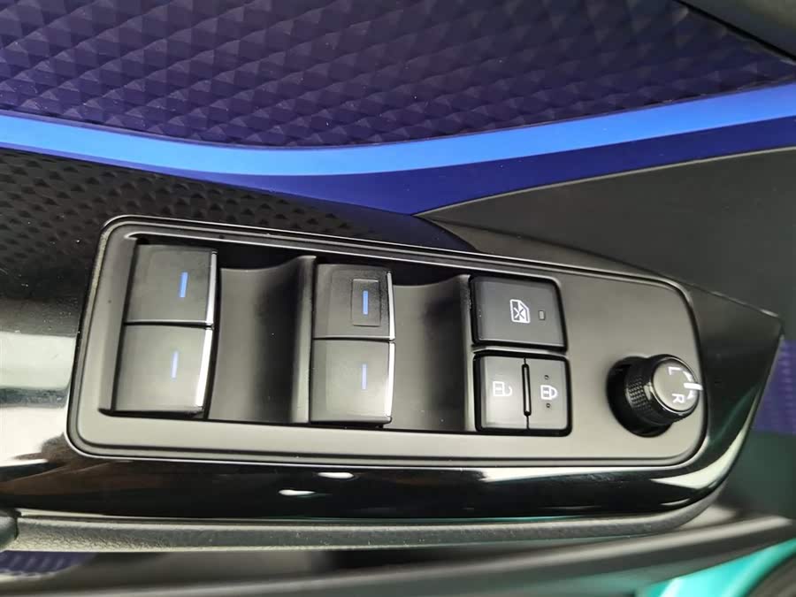 Toyota C-HR 2019 immagine di auto #10