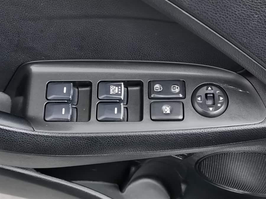 Kia K3 2016 car image #10