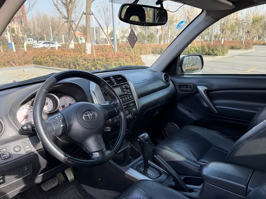 Toyota RAV4 (Imported) 2005 #10 Toyota RAV4 (Imported) 2005 immagine di auto #10