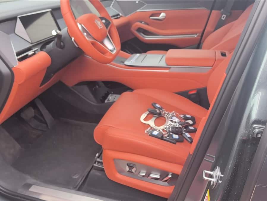 BYD Tang L 2025 #10 BYD Tang L 2025 car image #10