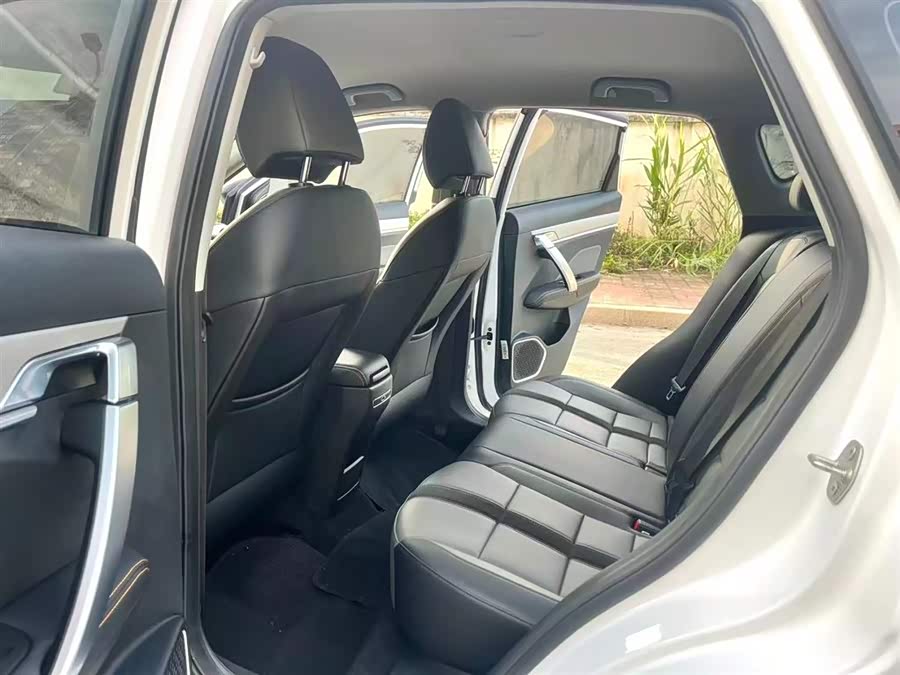 GEELY Coolray 2024 car image #10