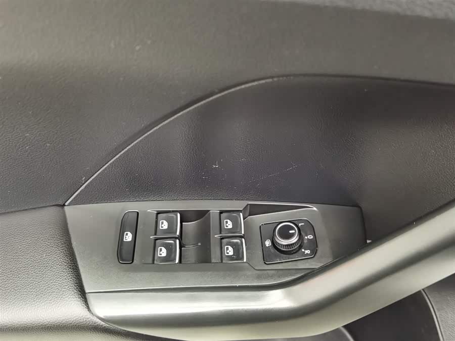 Volkswagen Tacqua 2020 car image #10