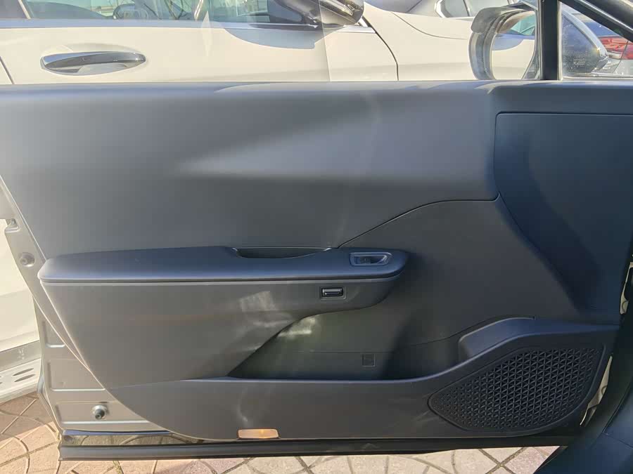 Toyota bZ3 2023 immagine di auto #10