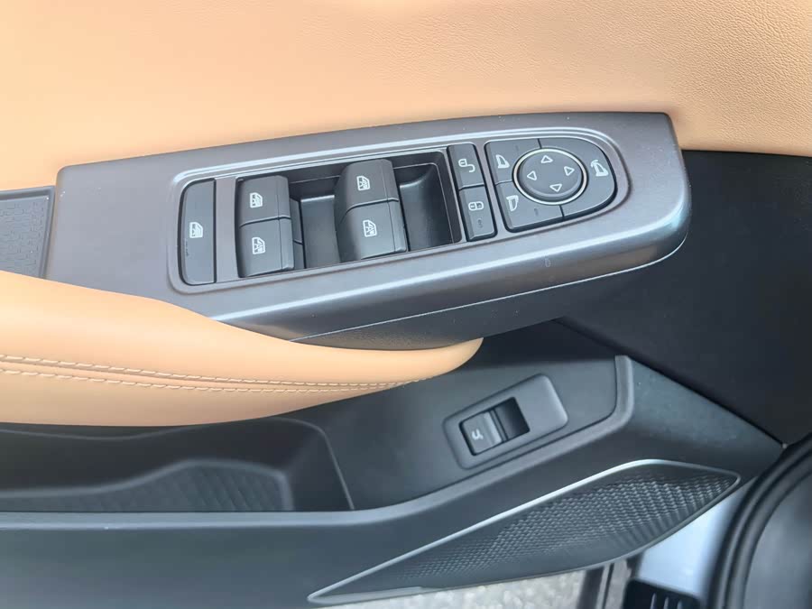 BYD SongL DM-i 2025 car image #10
