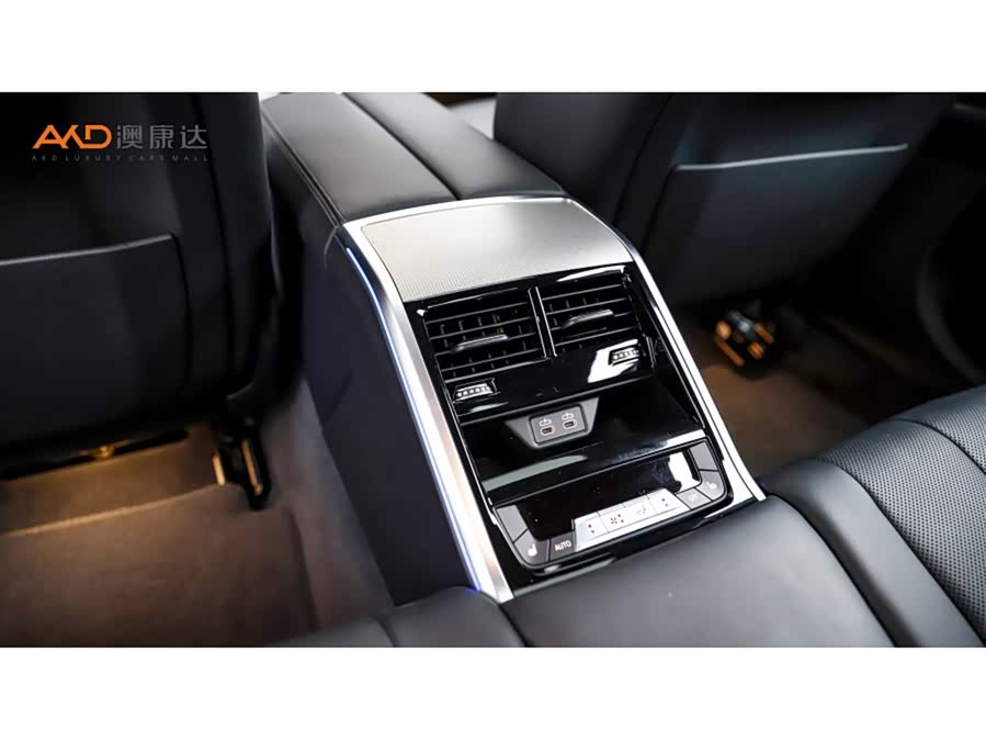 BMW 8 Series 2021 car image #10