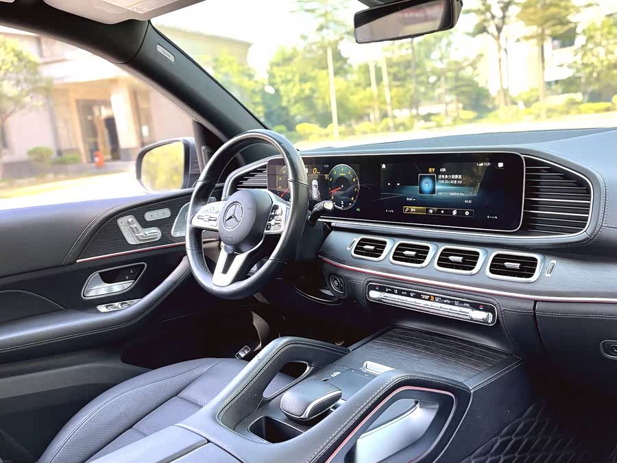 Mercedes-Benz 2020 car image #10