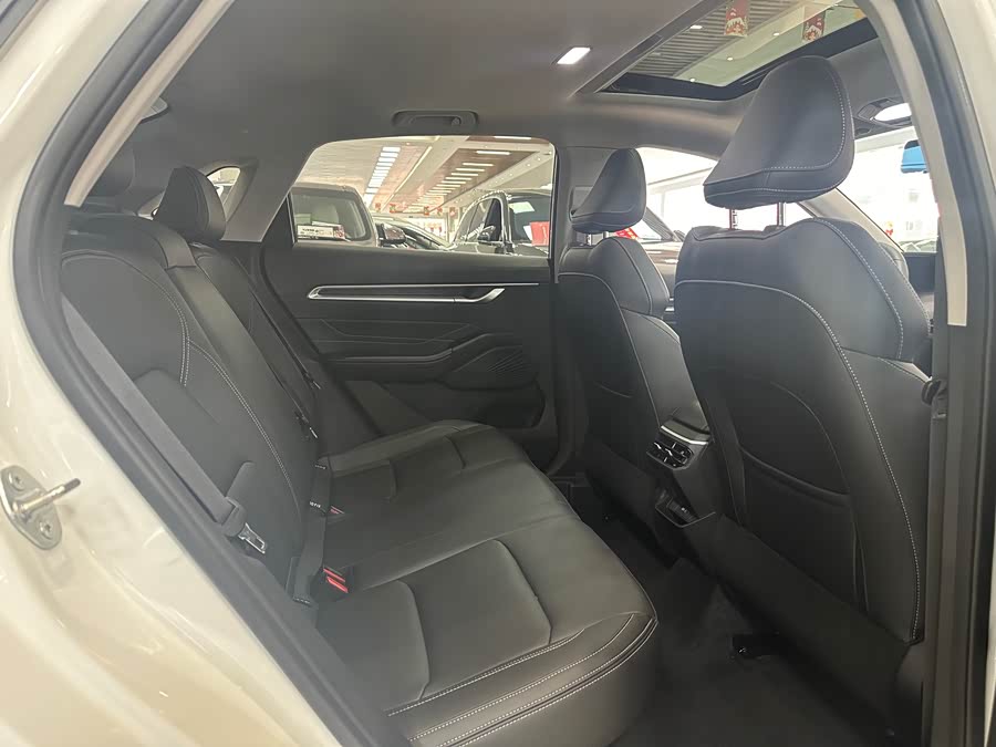 GEELY Emgrand 2025 car image #10