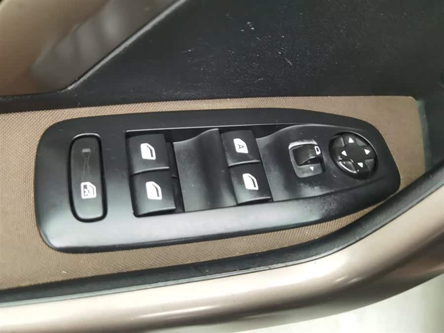 Peugeot 2008 2014 car image #10