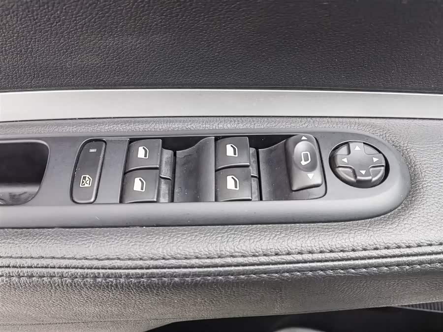 Peugeot 3008 2019 car image #10
