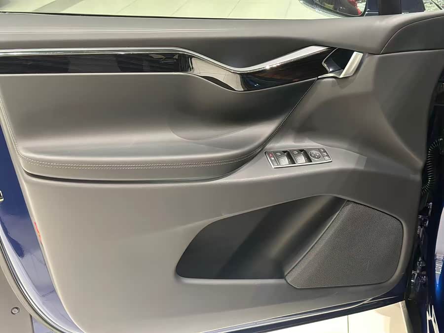 Tesla Model X 2018 #10 Tesla Model X 2018 car image #10