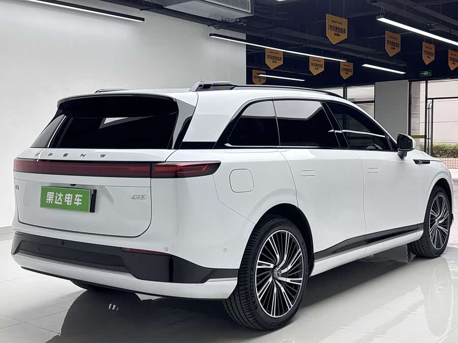 Xpeng G9 2025 صورة سيارة #10