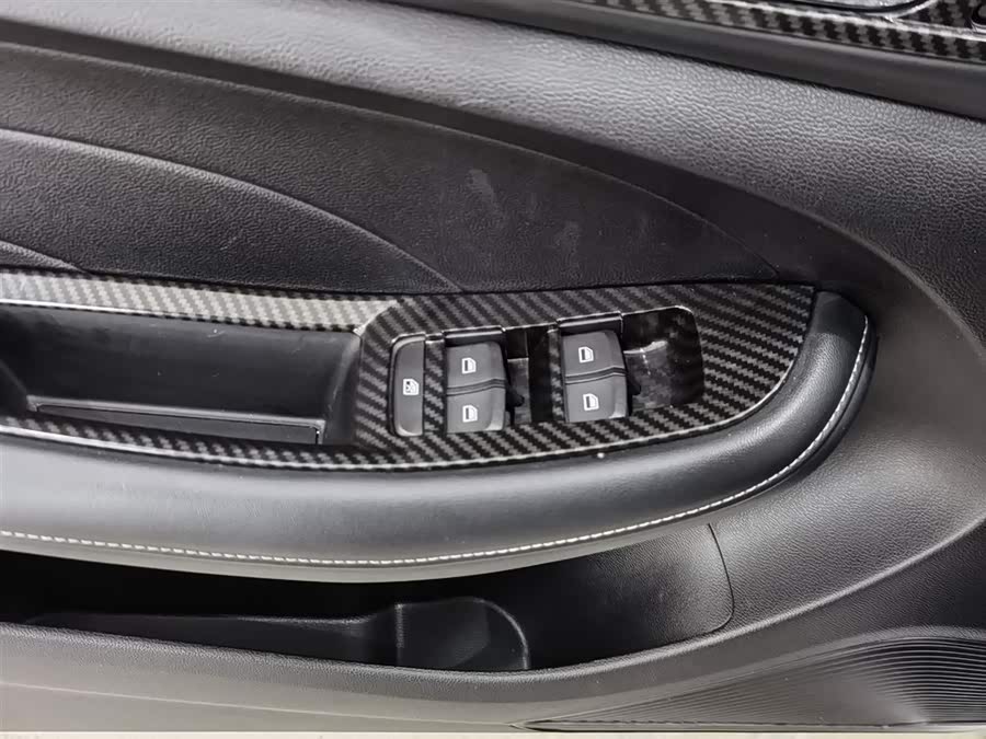 Roewe i5 2020 car image #10