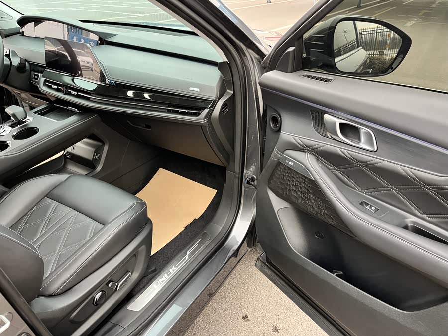 Changan UNI-K iDD 2025 car image #10