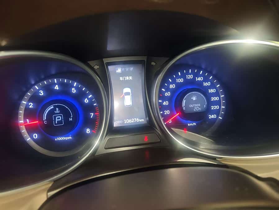 Hyundai Santa Fe 2014 car image #10