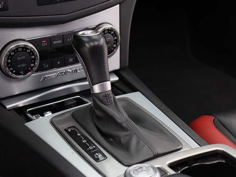 Mercedes-Benz C AMG 2010 immagine di auto #10