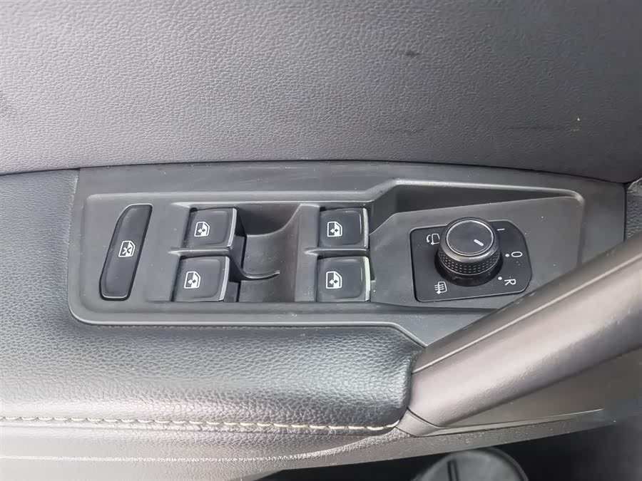 Volkswagen Tiguan L New Energy 2020 image de voiture #10