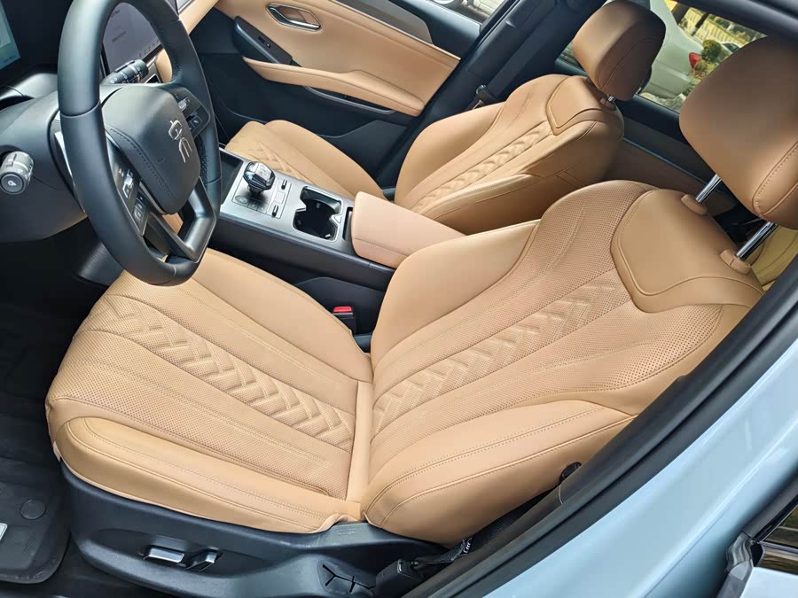 BYD SongL DM-i 2025 car image #10