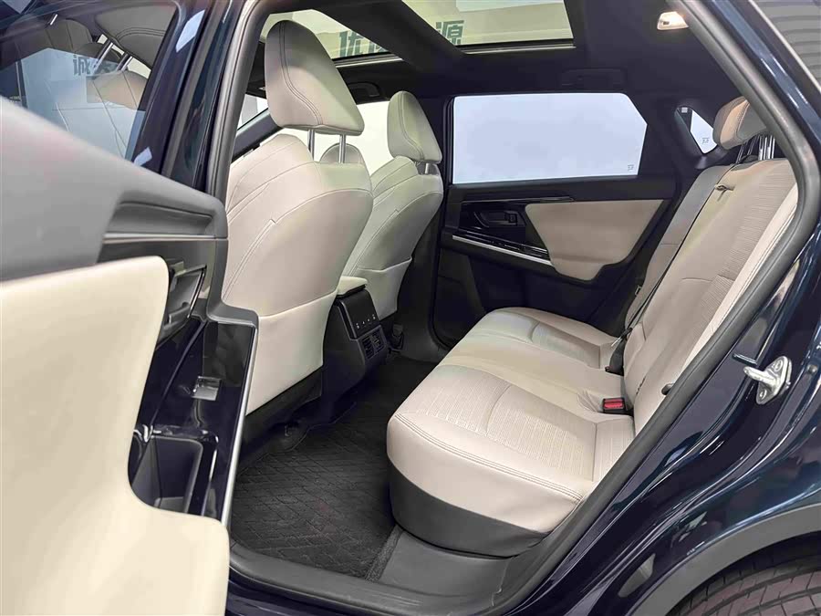 Toyota bZ4X 2022 immagine di auto #10