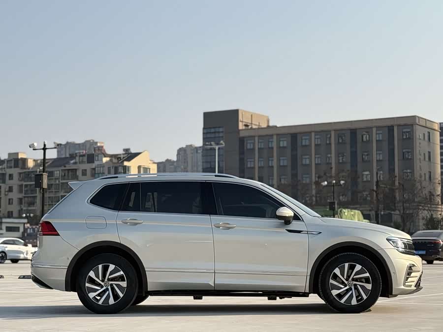 Volkswagen Tiguan L New Energy 2021 изображение автомобиля #10