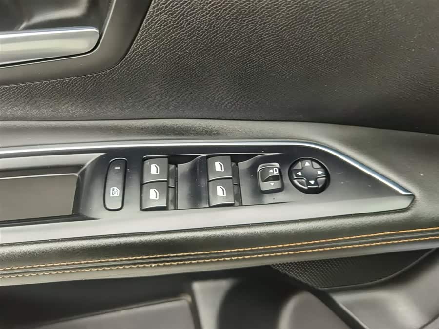 Peugeot 5008 2018 car image #10