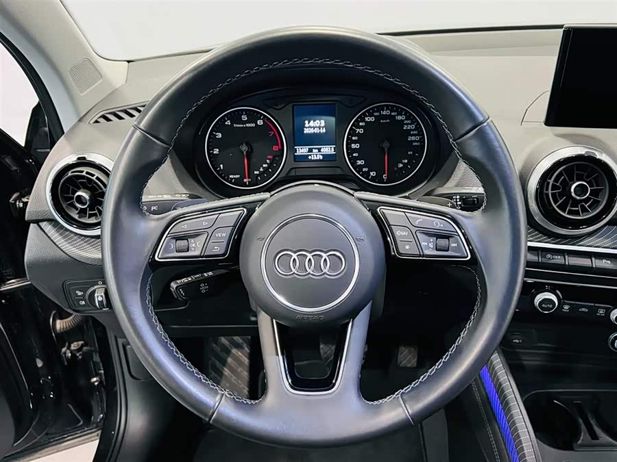 Audi Q2L 2024 imagem de carro #10