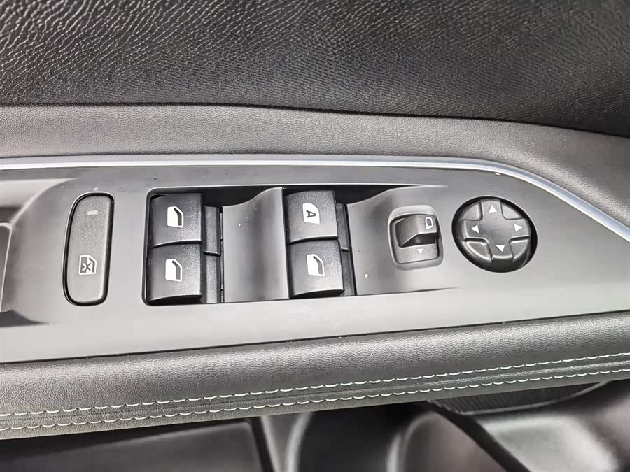 Peugeot 5008 2024 car image #10