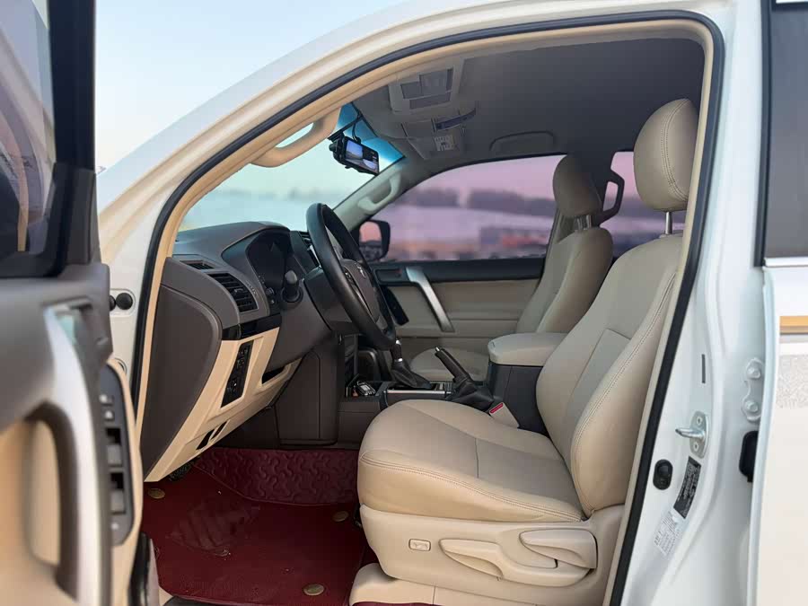 Toyota Land Cruiser Prado 2018 car image #10