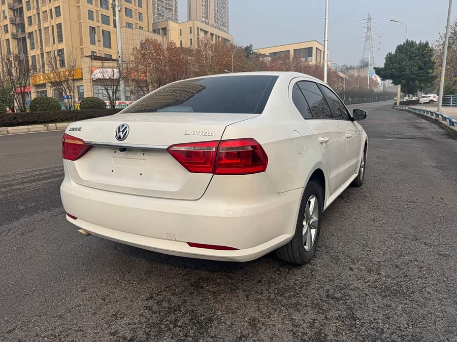 Volkswagen Lavida 2016 car image #10