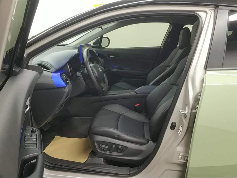 Toyota C-HR 2022 immagine di auto #10