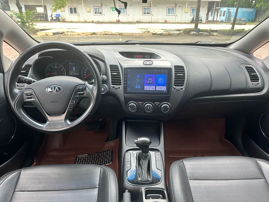 Kia K3 2017 car image #10