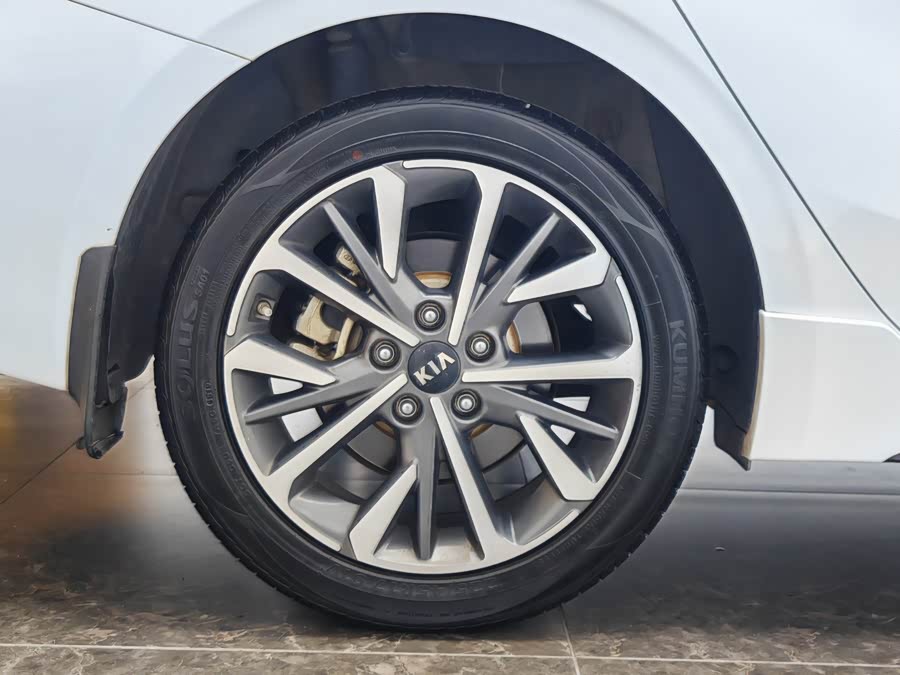 Kia K3 2020 car image #10