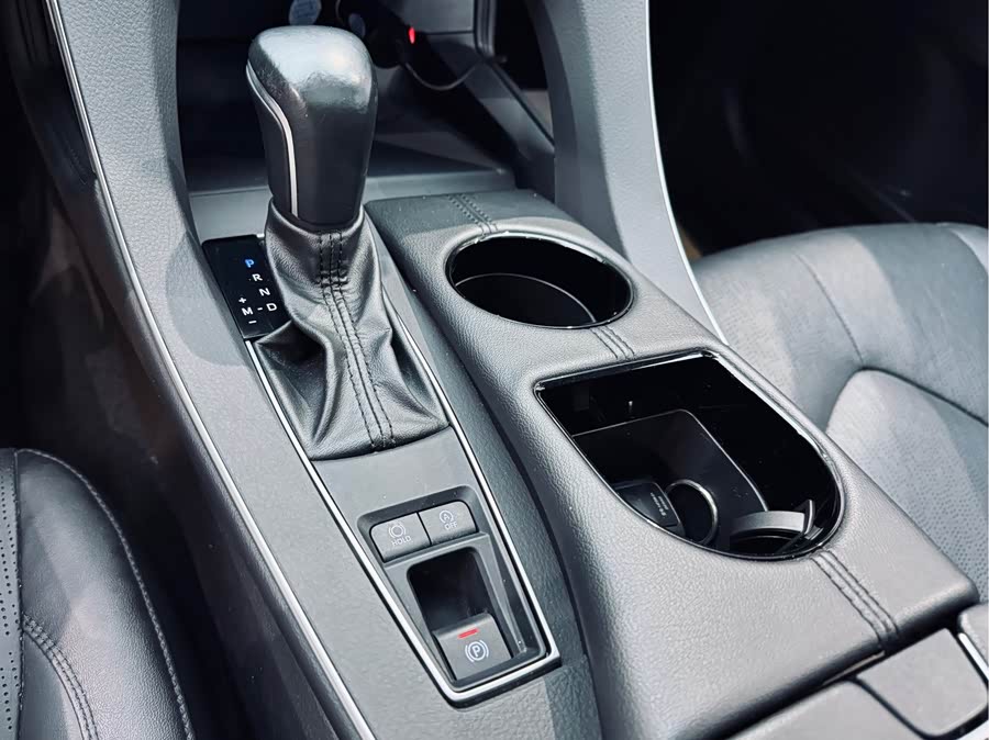Toyota Avalon 2021 car image #10
