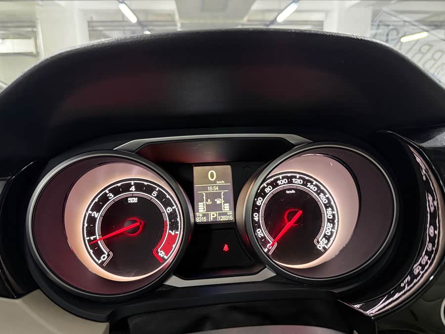 MG GS 2017 car image #10