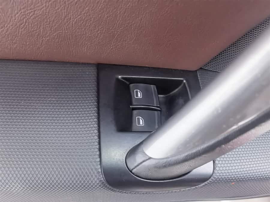 Audi TT 2012 car image #10