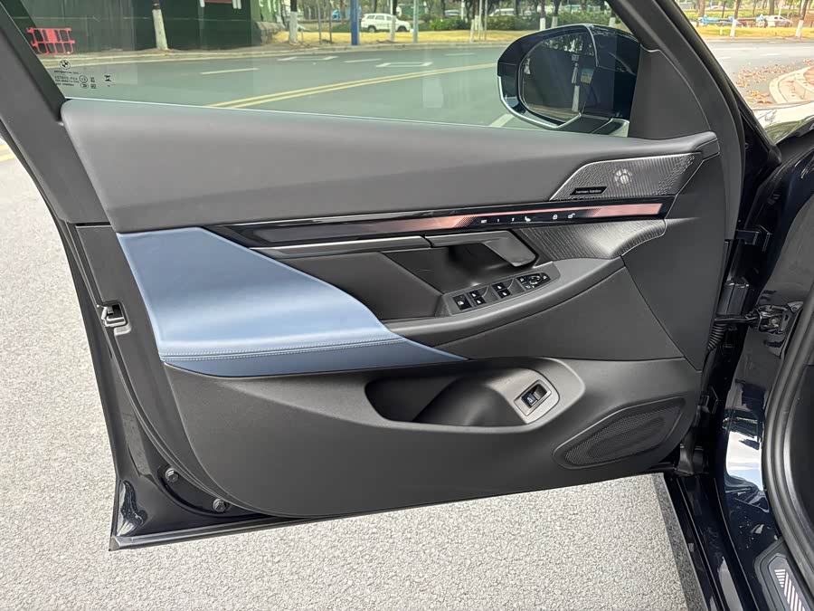BMW i5 2024 #10 BMW i5 2024 car image #10