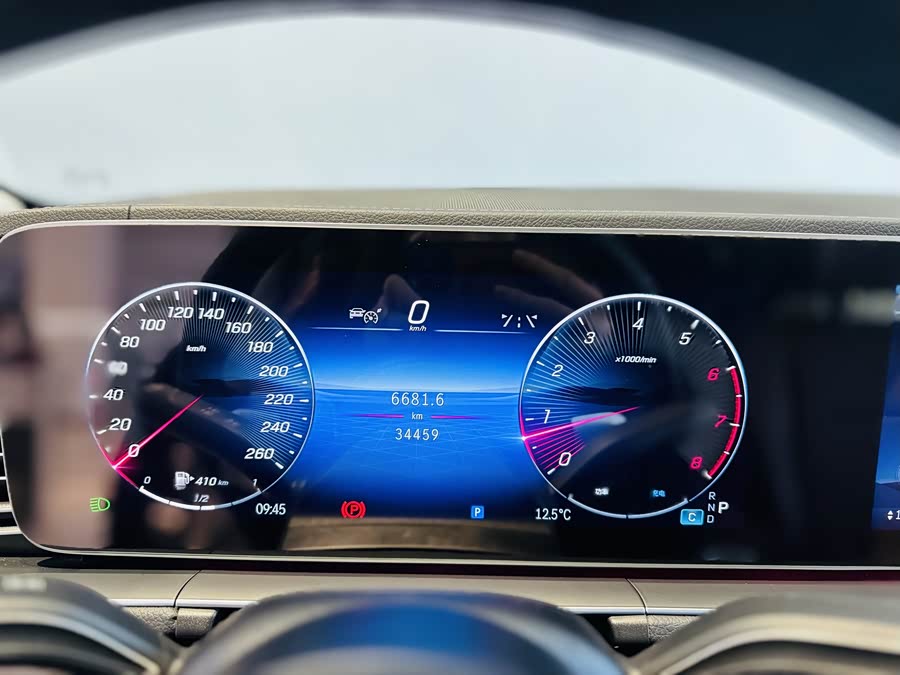 Mercedes-Benz GLE Class 2024 car image #10