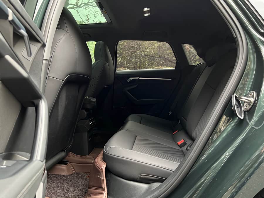 Audi Q4 e-tron 2023 #10 Audi Q4 e-tron 2023 immagine di auto #10