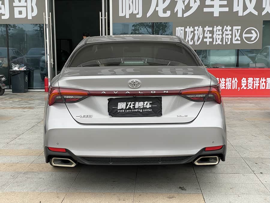 Toyota Avalon 2021 car image #10